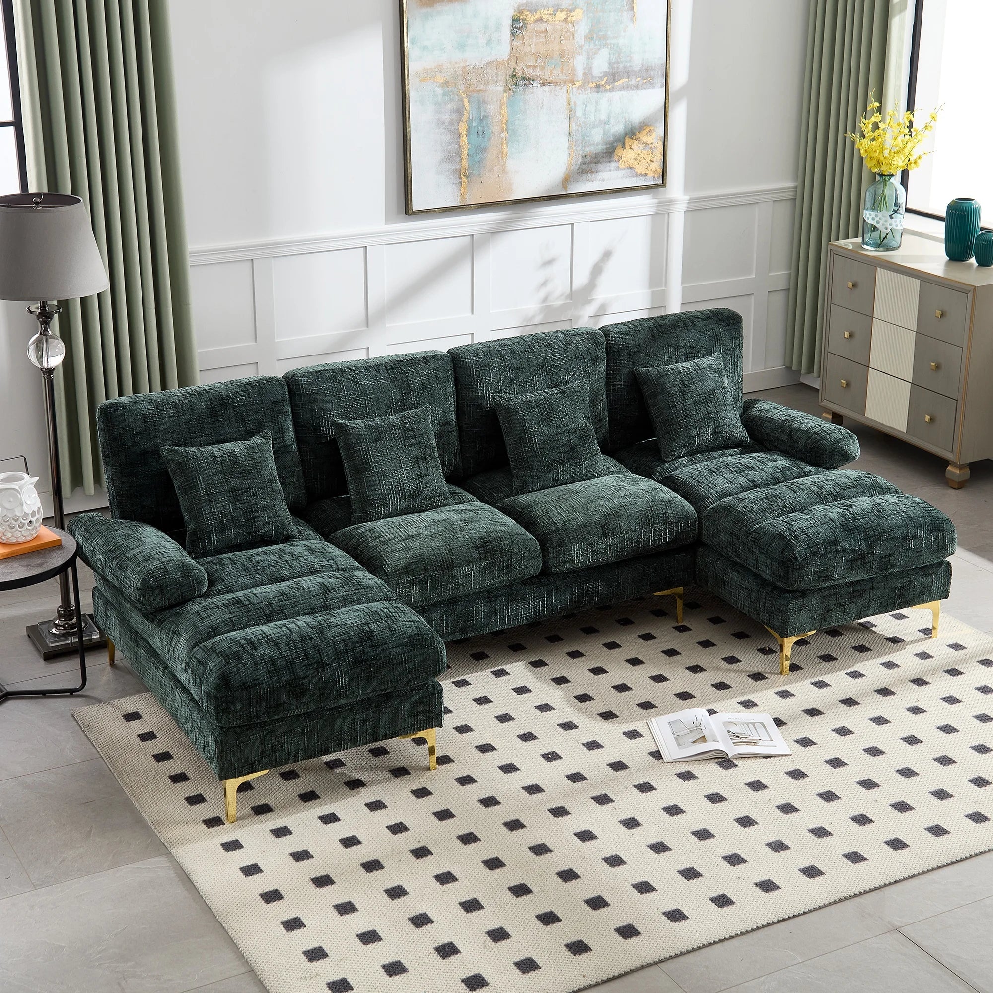 Роскошный U-образный бархатный диван с золотистыми металлическими ножками и отделкой из синели | LUMORA